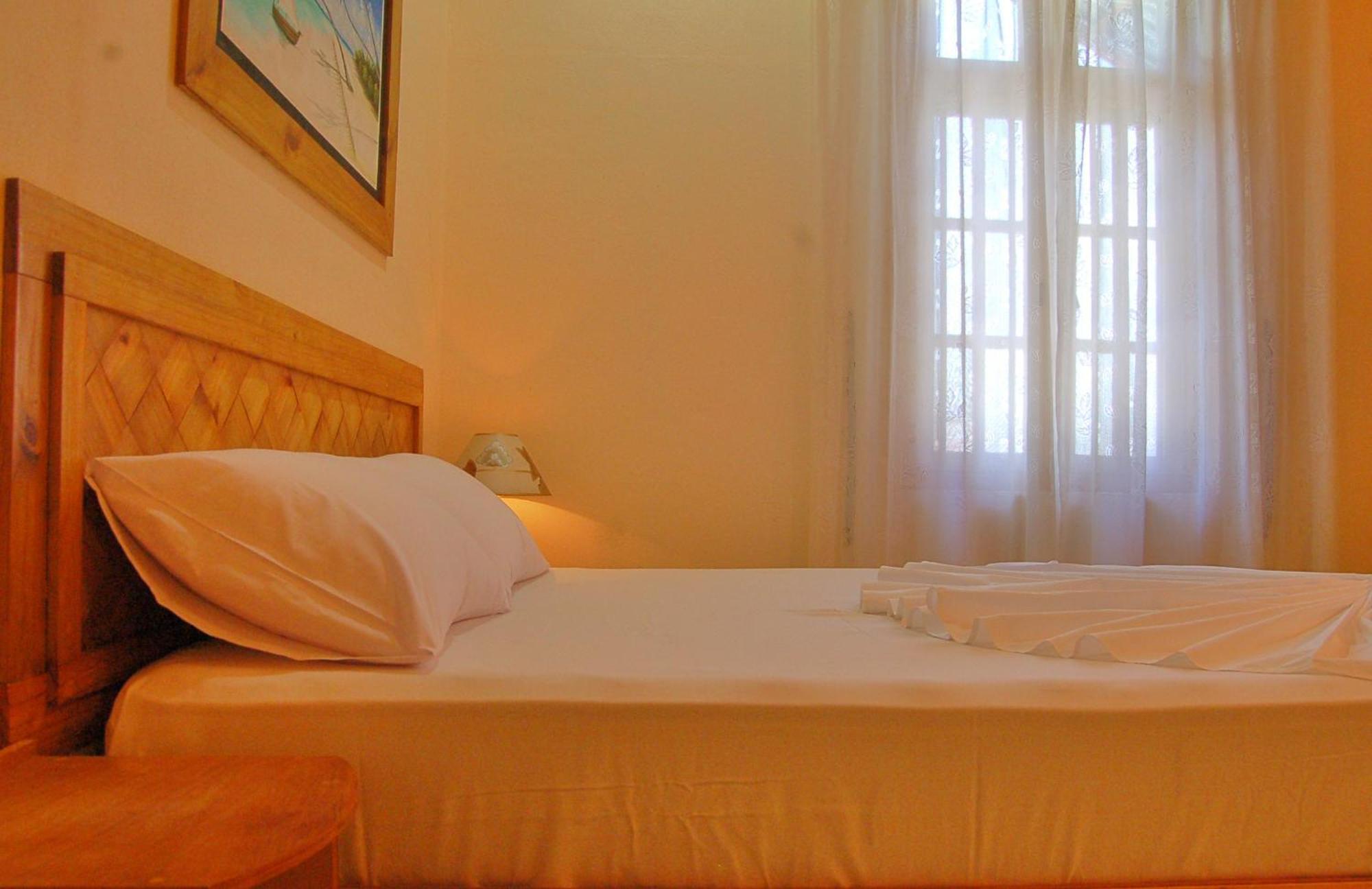 Vaali Maldives Island Escapes & Dive Hotel Felidhoo Exterior photo